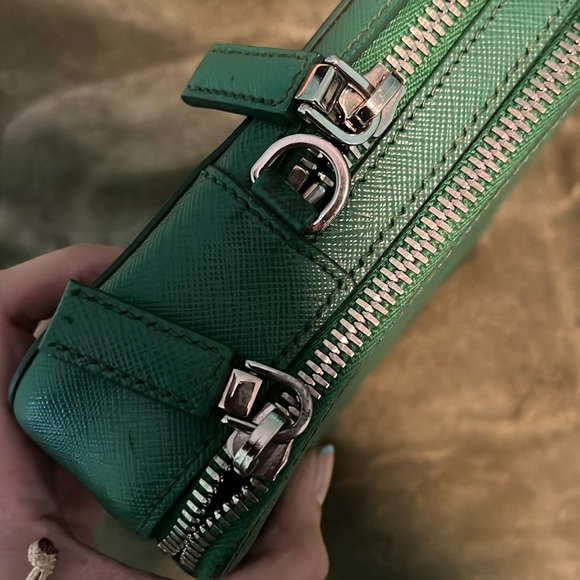 Prada Green Leather Crossbody Bag Saffiano Travel - Picture 3 of 7